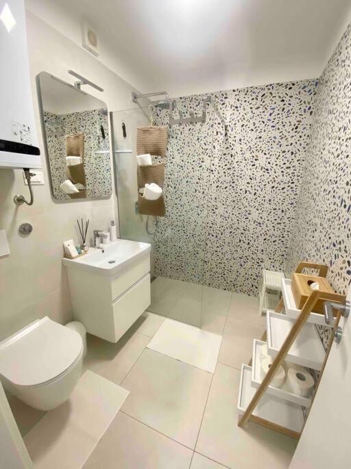 קרק Studio Apartment Rosa Krk מראה חיצוני תמונה