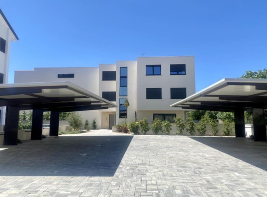 קרק Studio Apartment Rosa Krk מראה חיצוני תמונה