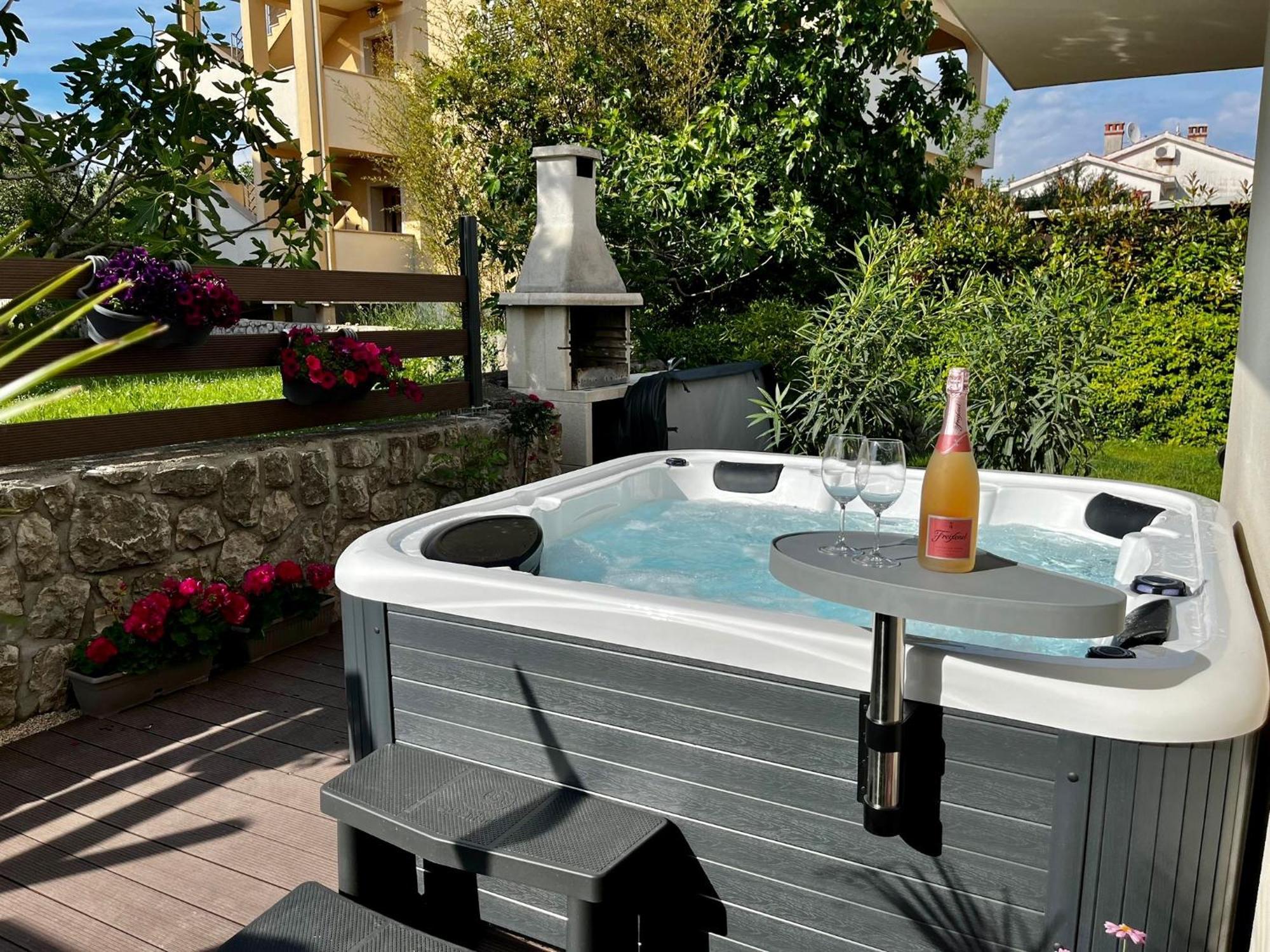 קרק Studio Apartment Rosa Krk מראה חיצוני תמונה